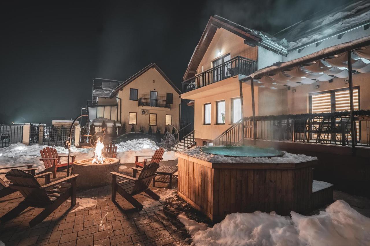 Roots Villa Redwood Braşov Eksteriør billede