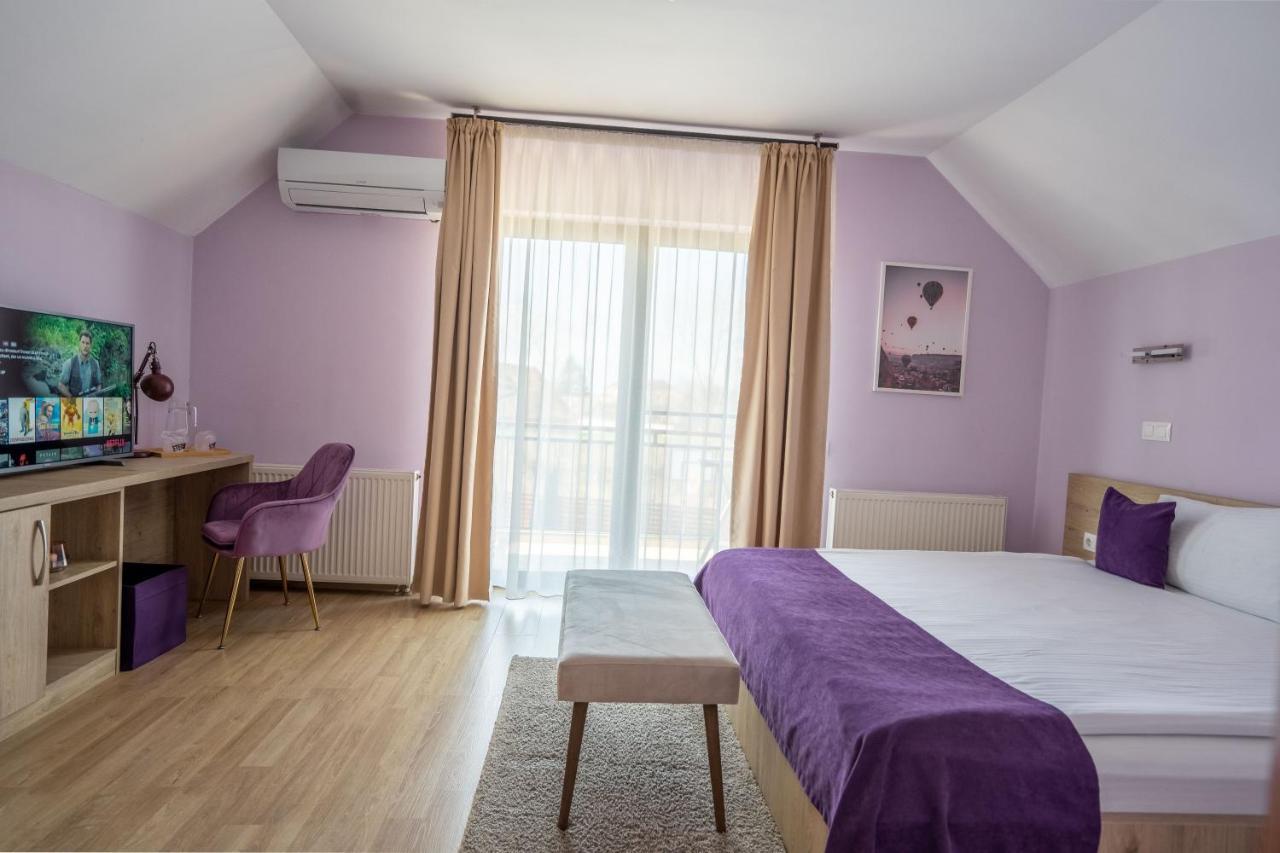 Roots Villa Redwood Braşov Eksteriør billede