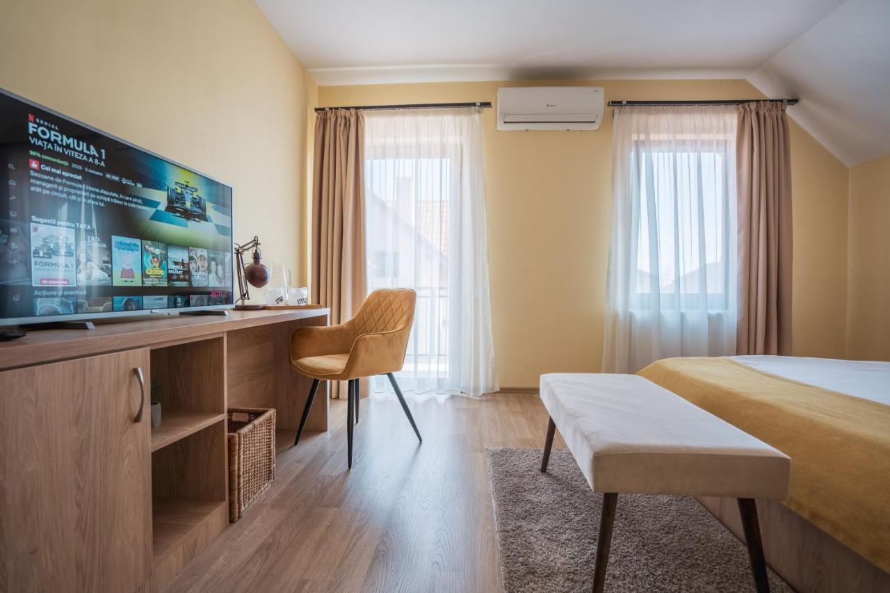 Roots Villa Redwood Braşov Eksteriør billede